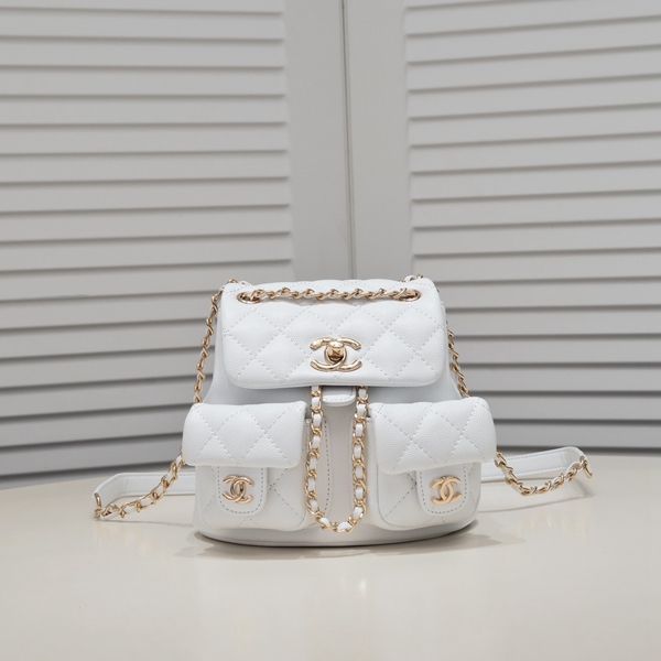 シャネルバッグ正面デザイン